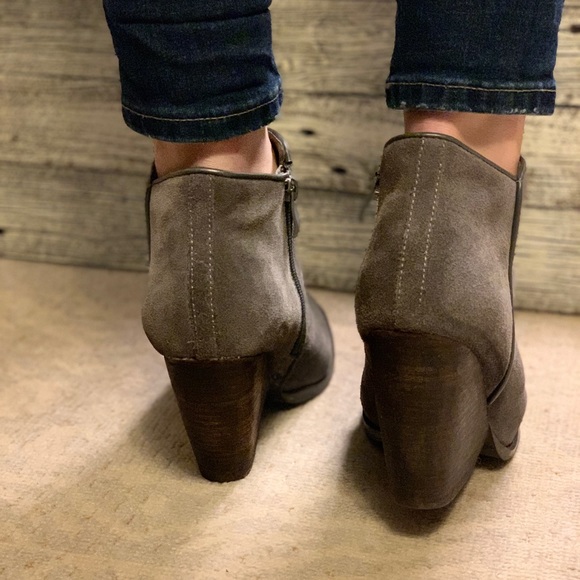 Very Volatile suede bootie - Picture 2 of 7